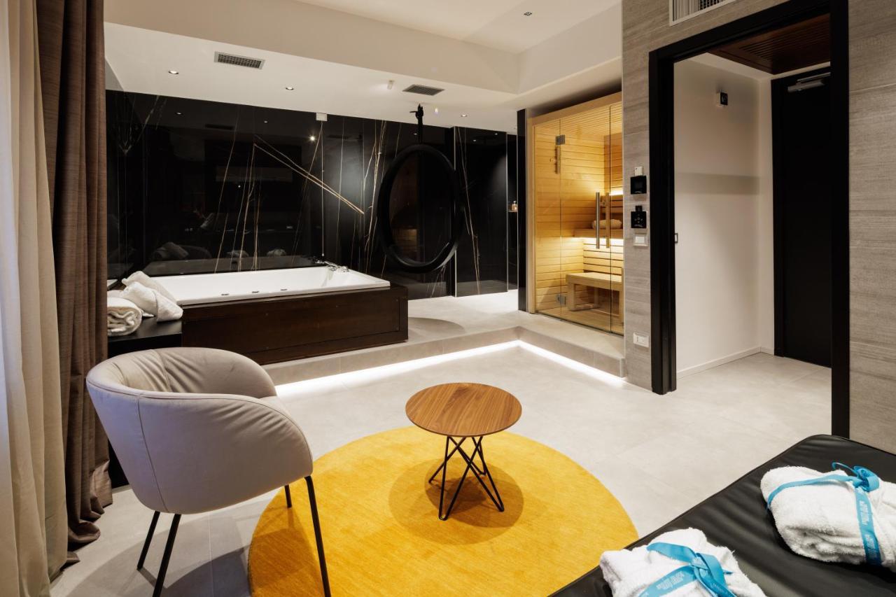 The Corner Duomo Hotel Milan Bagian luar foto